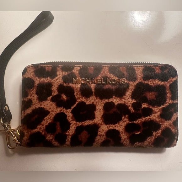 Michael Kors faux Leopard Print Wallet - Picture 1 of 3